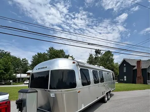 2021 Airstream Classic 30RB — photo 1