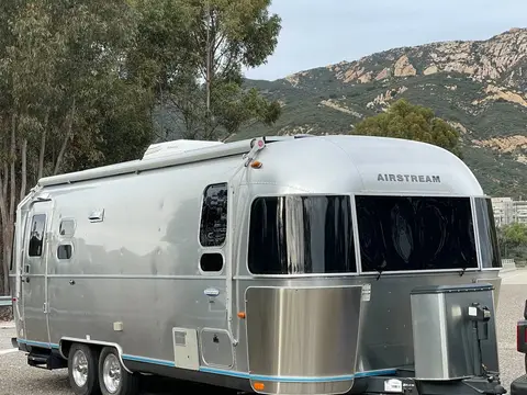 2013 Airstream International Signature 25 ft — photo 3