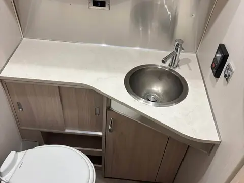 2023 Airstream Globetrotter 25 ft — photo 5