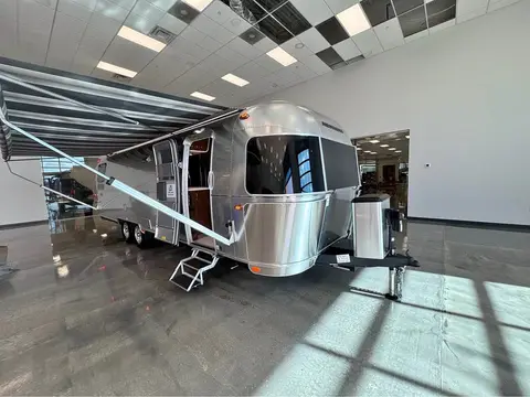 2026 Airstream Globetrotter 30RBQ — photo 1