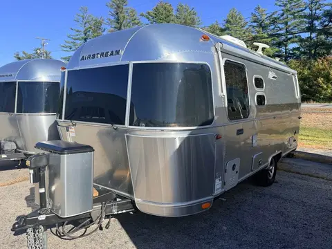 2022 Airstream Caravel 22FB — photo 4