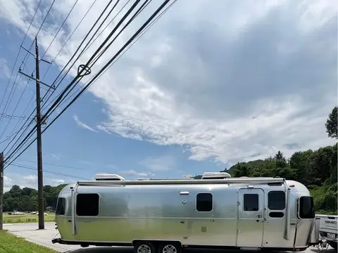 2021 Airstream Classic 30RB — photo 4