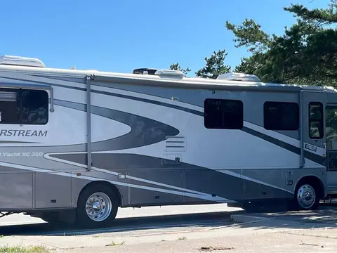 2000 Airstream Land Yacht Motorhome 36ft 36 ft — photo 1