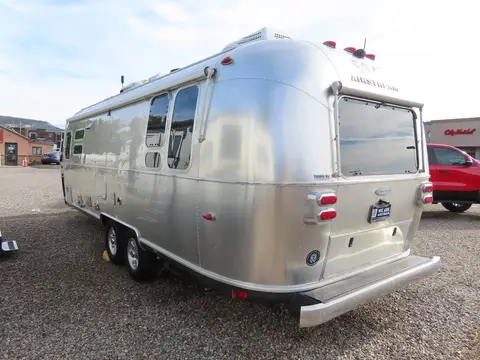 2015 Airstream Flying Cloud — photo 4