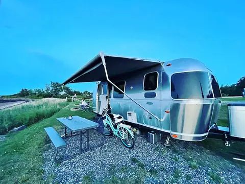 2010 Airstream Flying Cloud 23FB — photo 1