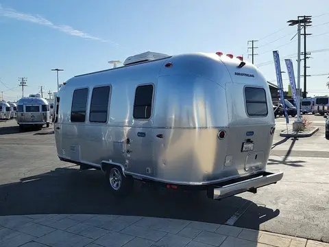 2020 Airstream Bambi — photo 5