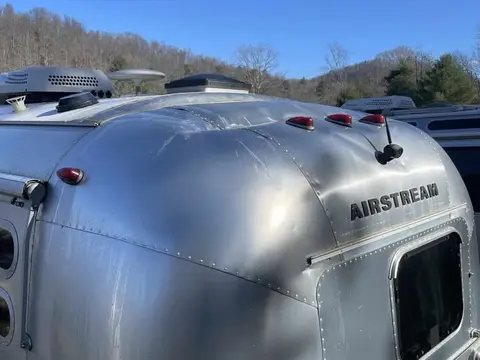 2018 Airstream Flying Cloud — photo 2