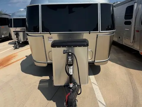 2024 Airstream Tradewind 25FBT twin — photo 2