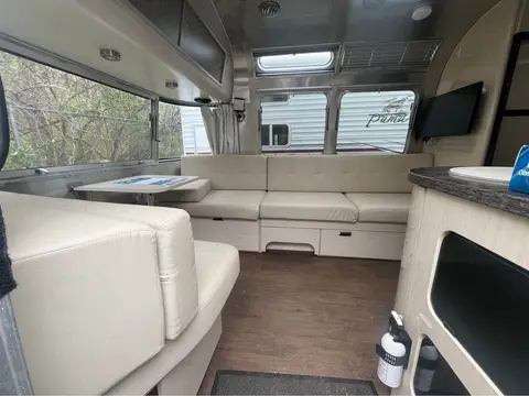 2018 Airstream International 27FB — photo 5