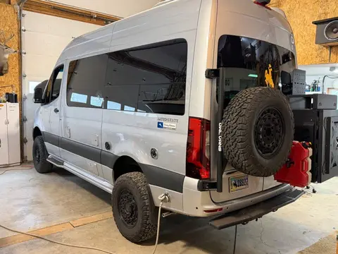 2020 Airstream Tommy Bahama — photo 5