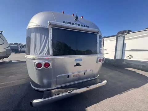 2023 Airstream Pottery Barn 28RBT — photo 4