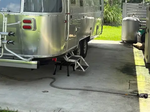 2018 Airstream Flying Cloud 25FBQ — photo 3