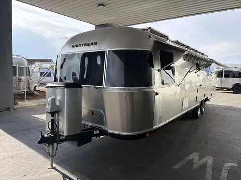 2018 Airstream Classic — photo 1