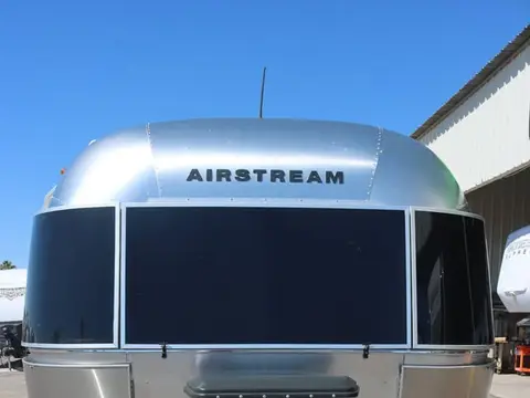 2016 Airstream Flying Cloud 26U — photo 5