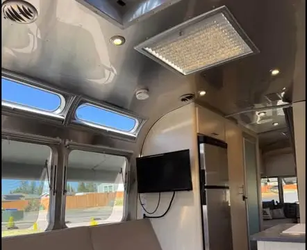 2023 Airstream Flying Cloud — photo 4