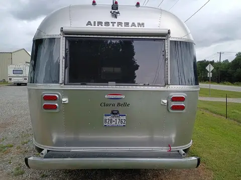 2017 Airstream International 25FB — photo 4