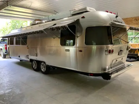 2020 Airstream Classic RBQ; — photo 5