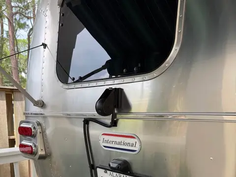 2024 Airstream International — photo 3