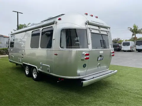 2026 Airstream Flying Cloud — photo 3