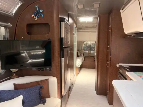 2021 Airstream Globetrotter 27’ FBT 27 ft — photo 3