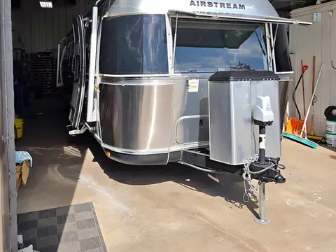 2019 Airstream Classic 33FB Q — photo 1