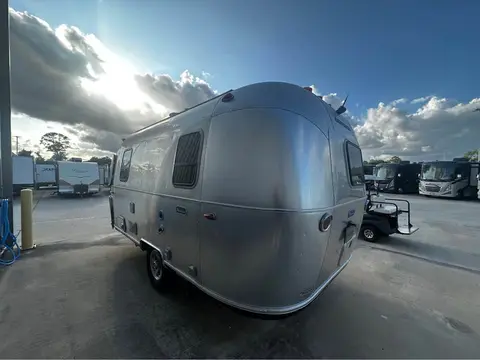 2022 Airstream Bambi 19CB — photo 3