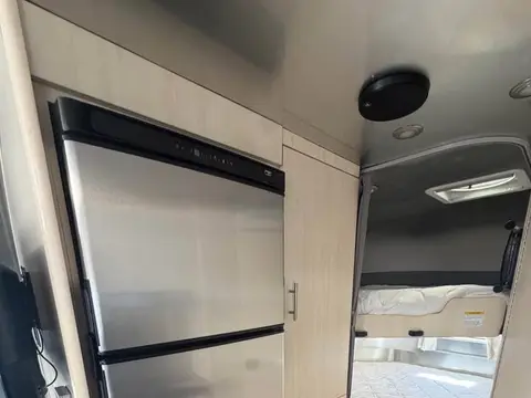 2024 Airstream Flying Cloud — photo 5