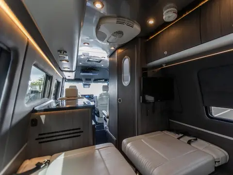 2021 Airstream Interstate — photo 4