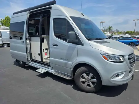 2024 Airstream Interstate 19 SE — photo 3