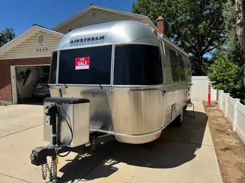 2022 Airstream Caravel 20FB — photo 2