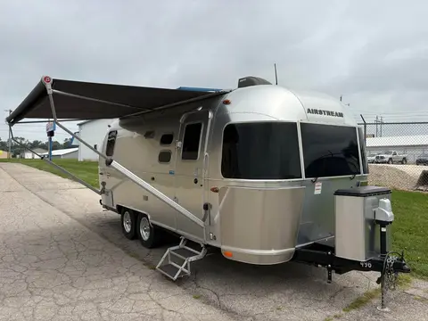2019 Airstream International 23CB — photo 4