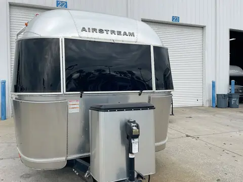 2021 Airstream Flying Cloud 23CB BUNK — photo 4