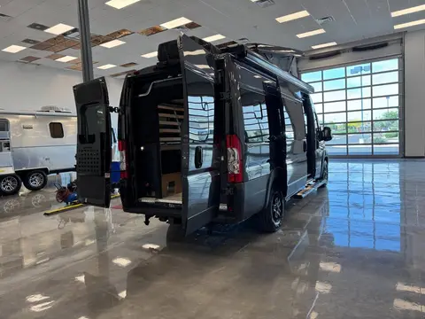 2026 Airstream Rangeline Pop Top — photo 3