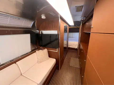 2017 Airstream Land Yacht — photo 5