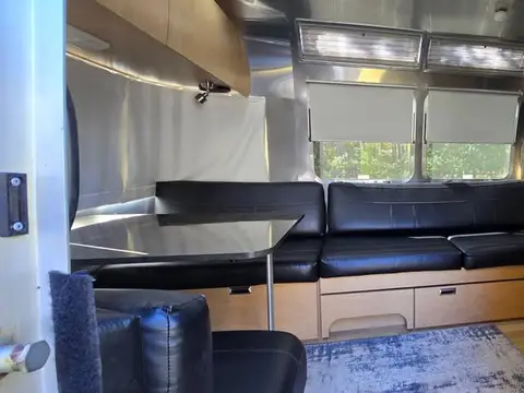 2017 Airstream Flying Cloud Twin 25 ft 11 in — photo 5
