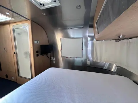 2014 Airstream Eddie Bauer 27FB — photo 3