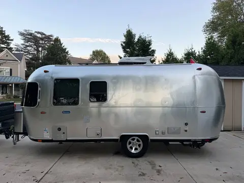 2023 Airstream Bambi 22FB — photo 2