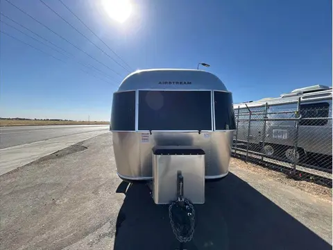 2022 Airstream Bambi 19CB — photo 2