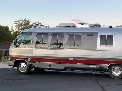 1992 Airstream Classic — photo 3
