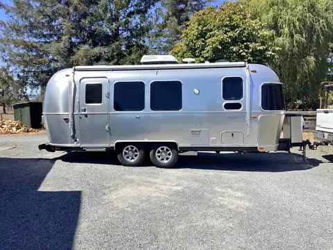 2018 Airstream Flying Cloud 23FB — photo 1