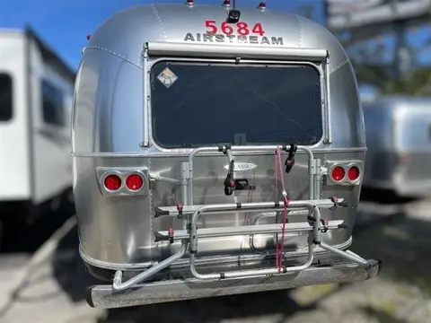 2019 Airstream Classic 33FB — photo 4