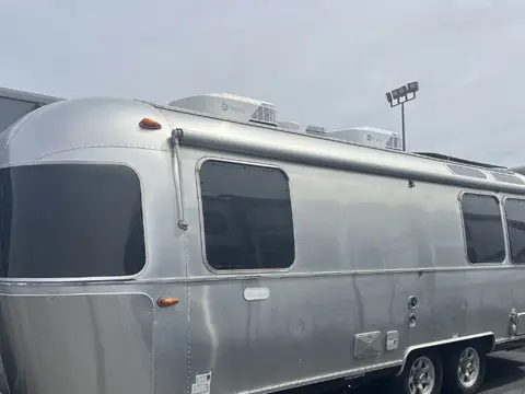 2024 Airstream Flying Cloud 25FB — photo 2