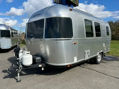 2026 Airstream Bambi 20FB — photo 2