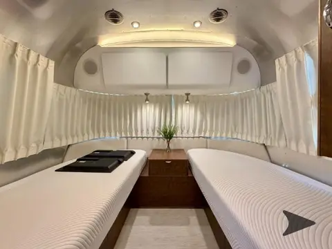 2020 Airstream Globetrotter 25FBT — photo 5