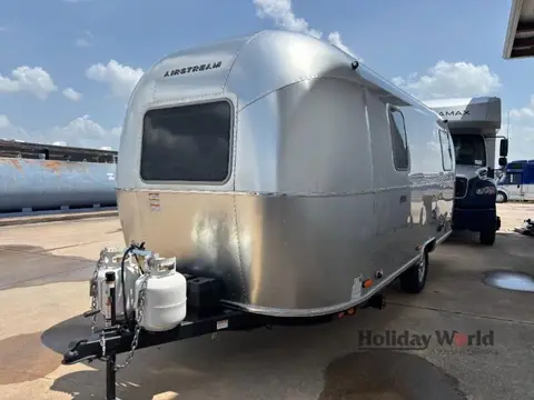 2026 Airstream World Traveler 22RB — photo 3