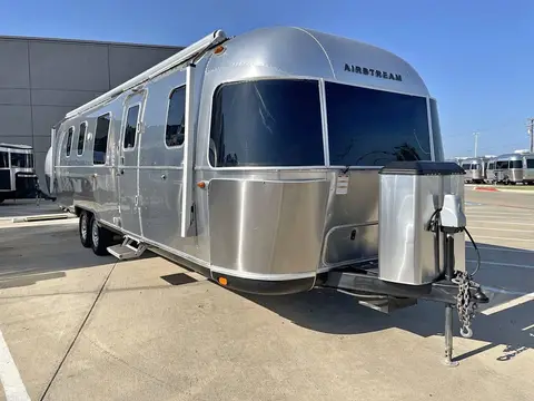 2019 Airstream Classic 33RBQ — photo 1
