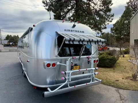 2018 Airstream Classic — photo 5
