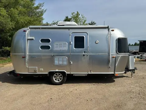 2018 Airstream Flying Cloud 20FB — photo 2