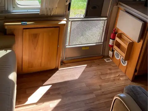 2010 Airstream Classic — photo 2