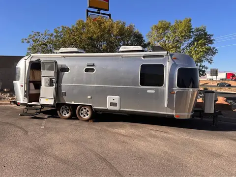 2017 Airstream Land Yacht — photo 2